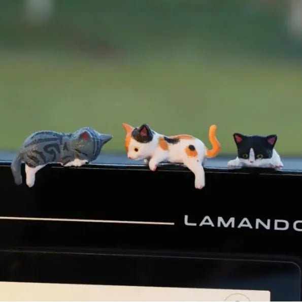 ⏰🔥LAST DAY 59% OFF - Hand-Painted Mini Cat Desk Figurines 😺 Set of 5 Cute Cartoon Kitty Companions
